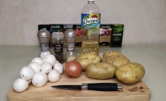 Жареная картошка с грибами (шампиньонами)