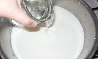 Молоко и вода